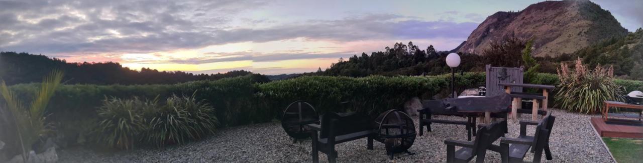 Rocky Ridge Cottage Takaka Buitenkant foto