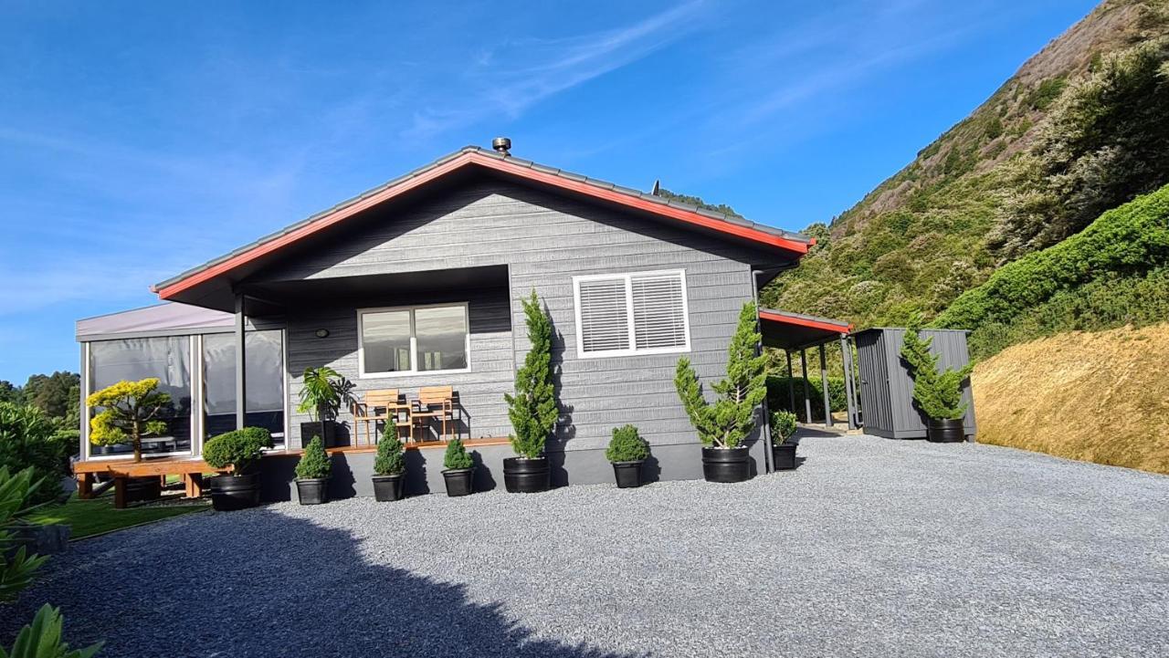 Rocky Ridge Cottage Takaka Buitenkant foto