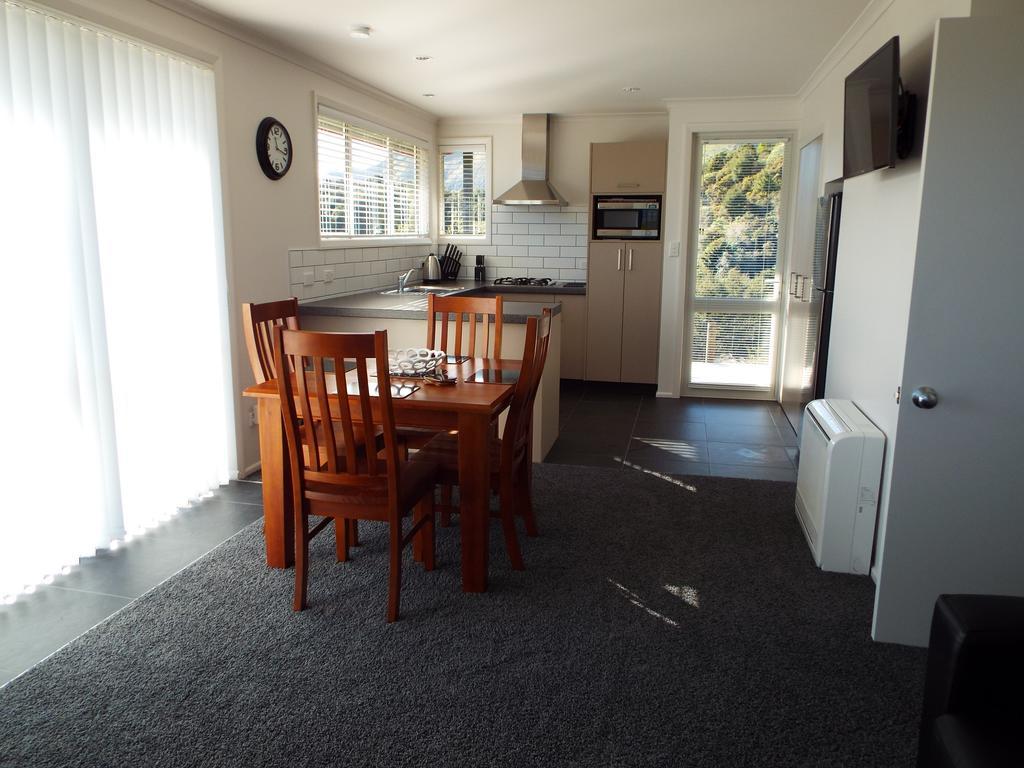 Rocky Ridge Cottage Takaka Buitenkant foto
