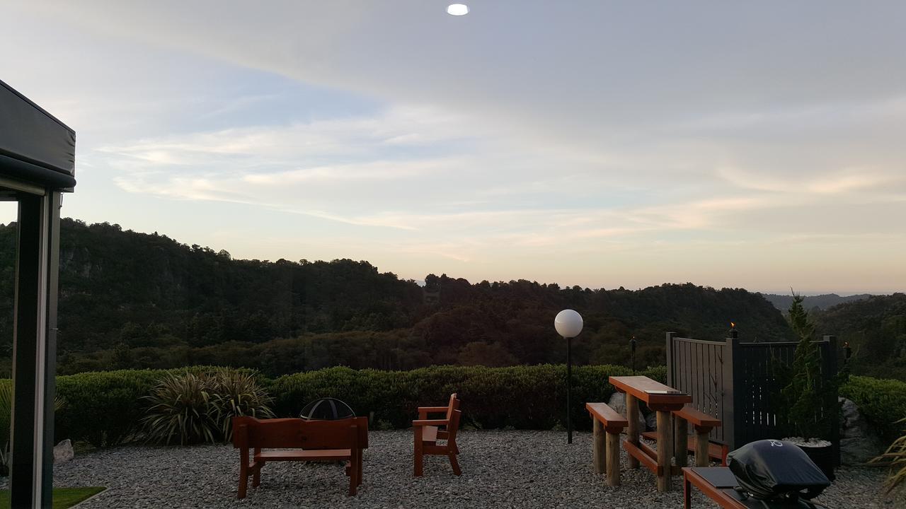 Rocky Ridge Cottage Takaka Buitenkant foto
